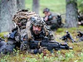 kämpfen, essen, ruhen im wald : wie die bundeswehr im baltikum feindkontakt übt